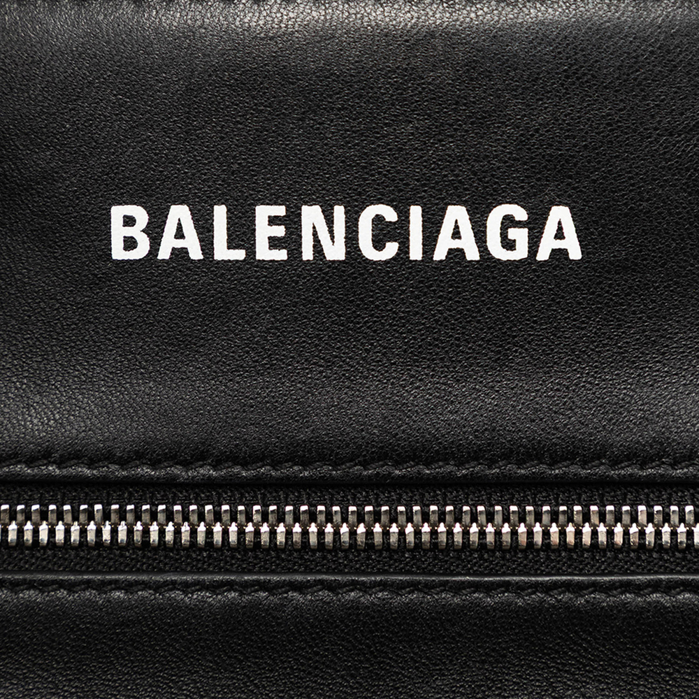 Pre-Loved Balenciaga Faux Leather Bistro Basket Bag XS - Picture 5 of 10